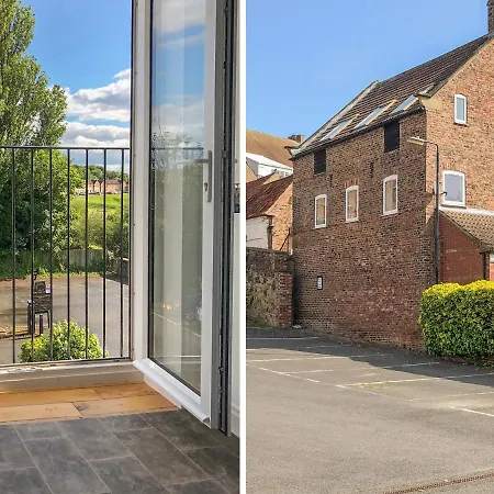 2 Rodgers Mews * Malton