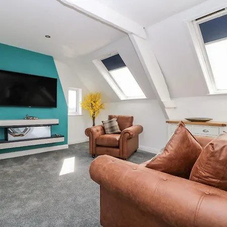 2 Rodgers Mews * Malton