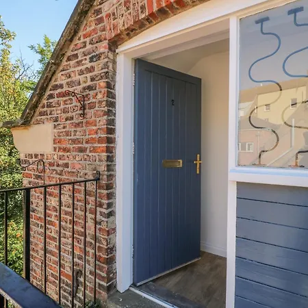 2 Rodgers Mews * 马尔顿